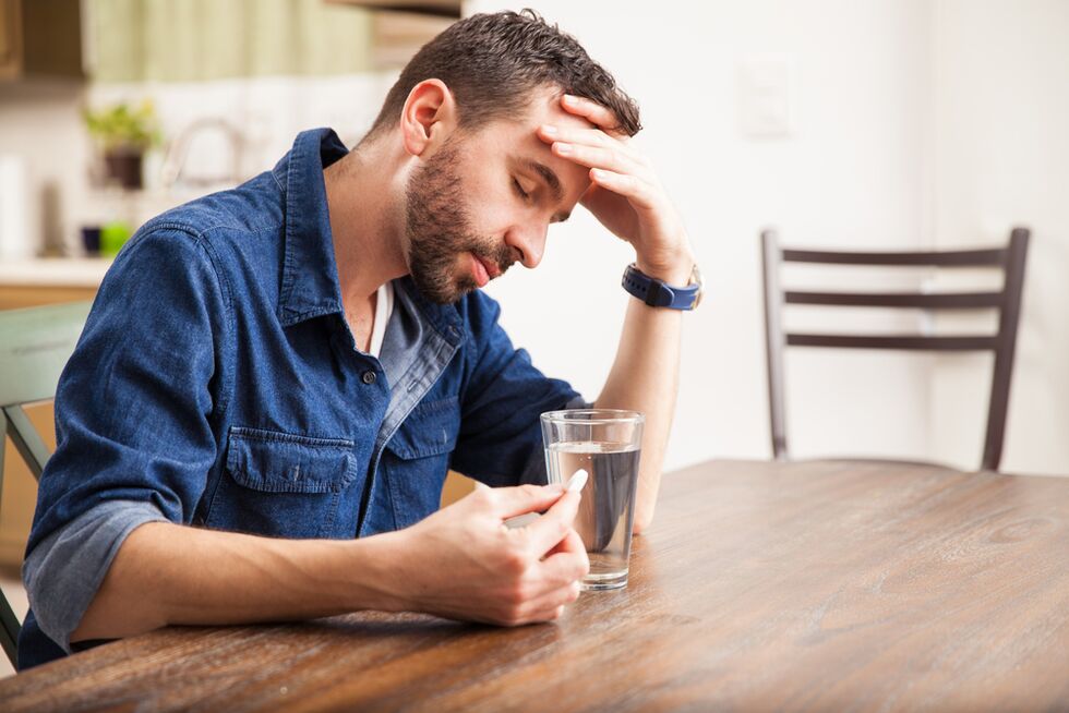 Règlements anti-inflammatoires et non liés au traitement de la prostatite chez un homme